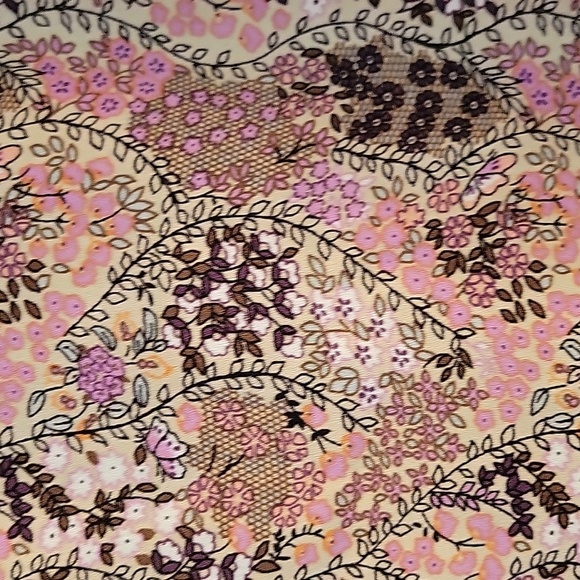 Daniel Rainn Floral V-Neck Women's Top Short Sleeve Small - Picture 2 of 4